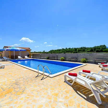 Stancija Amorozo 5 Ap 2 * Porec