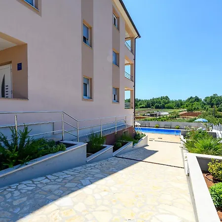 Apartment Stancija Amorozo 5 Ap 2