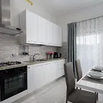 Stancija Amorozo 5 Ap 2 *